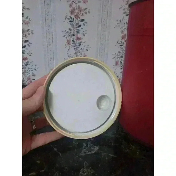 Vintage 1979 Igloo Red Thermos With Lid Half Gallon - Picture 8 of 8